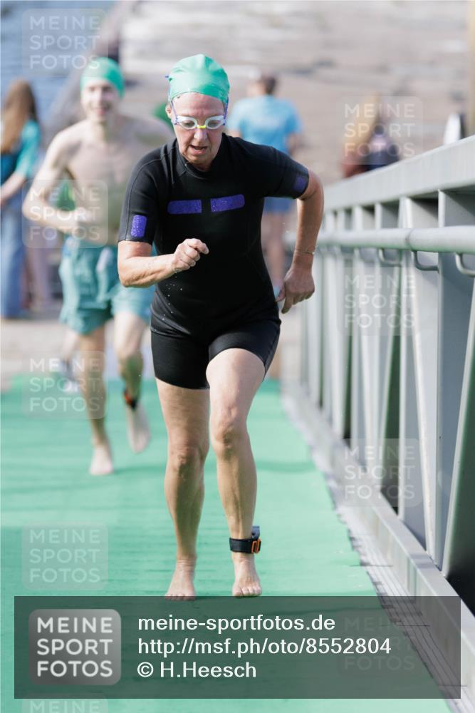 10.08.2025 - GEWOBA Citytriathlon Bremen H.Heesch http://msf.ph/oto/8552804 10.08.2025 10:31:04 Schwimmen 183, 203 meine-sportfotos.de