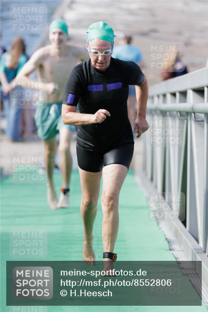 10.08.2025 - GEWOBA Citytriathlon Bremen H.Heesch http://msf.ph/oto/8552806 10.08.2025 10:31:04 Schwimmen 183, 203 meine-sportfotos.de