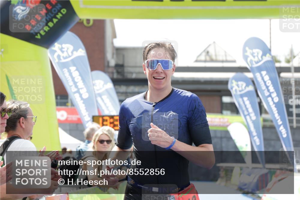 10.08.2025 - GEWOBA Citytriathlon Bremen H.Heesch http://msf.ph/oto/8552856 10.08.2025 13:33:20 Ziel 612 meine-sportfotos.de