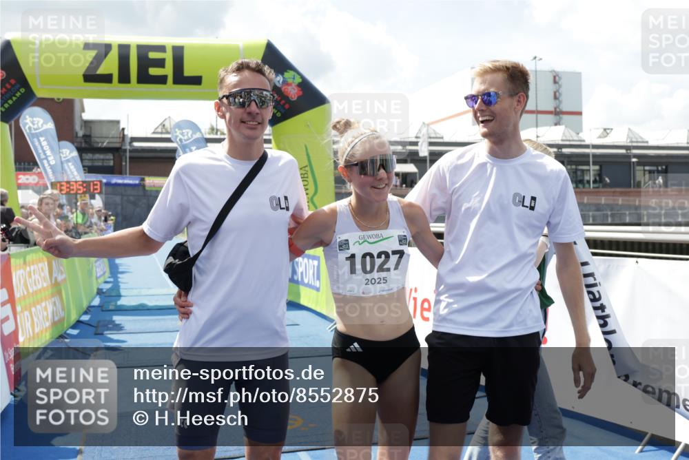10.08.2025 - GEWOBA Citytriathlon Bremen H.Heesch http://msf.ph/oto/8552875 10.08.2025 13:35:17 Ziel  meine-sportfotos.de