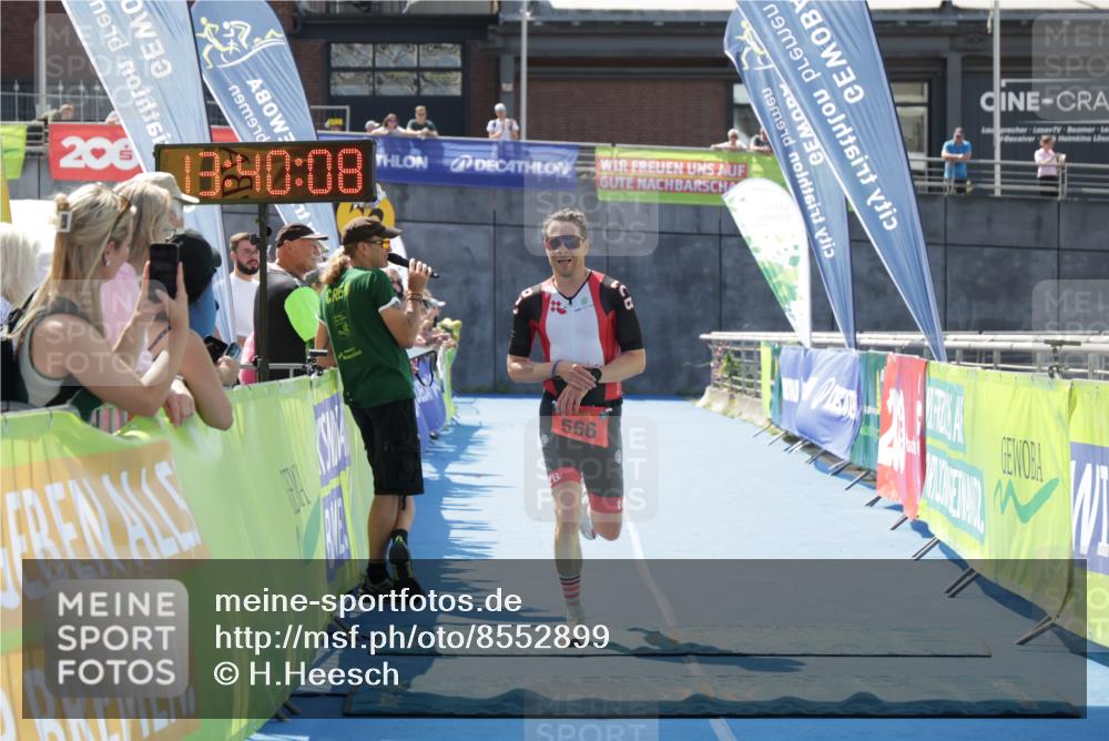 10.08.2025 - GEWOBA Citytriathlon Bremen H.Heesch http://msf.ph/oto/8552899 10.08.2025 13:40:11 Ziel 566 meine-sportfotos.de