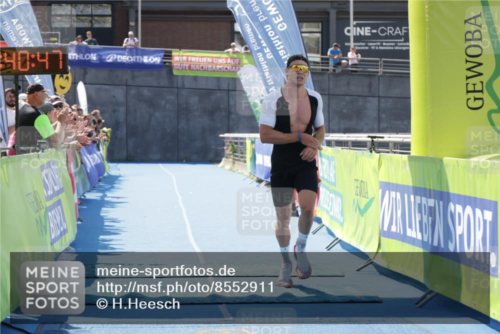 10.08.2025 - GEWOBA Citytriathlon Bremen H.Heesch http://msf.ph/oto/8552911 10.08.2025 13:40:51 Ziel 584 meine-sportfotos.de
