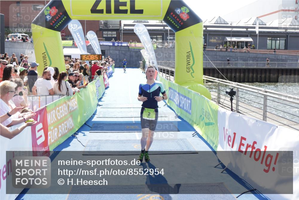 10.08.2025 - GEWOBA Citytriathlon Bremen H.Heesch http://msf.ph/oto/8552954 10.08.2025 15:08:55 Ziel 2, 82 meine-sportfotos.de