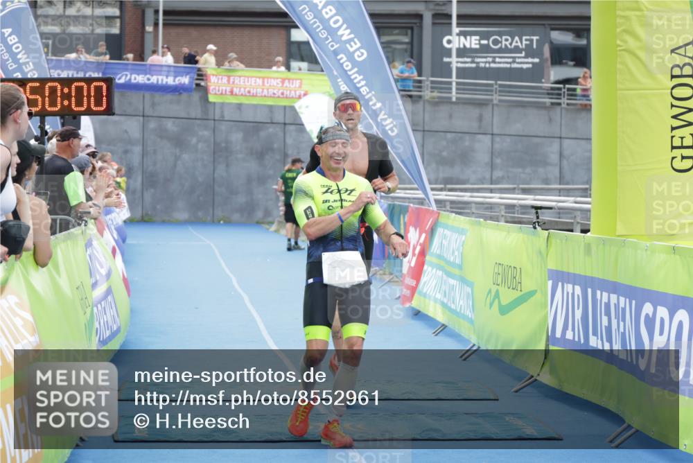10.08.2025 - GEWOBA Citytriathlon Bremen H.Heesch http://msf.ph/oto/8552961 10.08.2025 13:50:04 Ziel 714, 880 meine-sportfotos.de