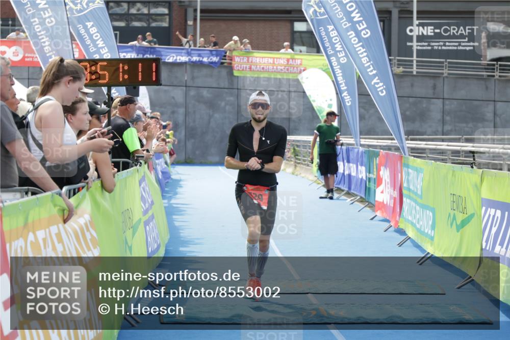 10.08.2025 - GEWOBA Citytriathlon Bremen H.Heesch http://msf.ph/oto/8553002 10.08.2025 13:51:14 Ziel 729 meine-sportfotos.de