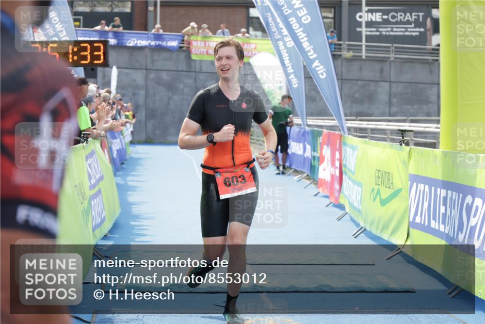 10.08.2025 - GEWOBA Citytriathlon Bremen H.Heesch http://msf.ph/oto/8553012 10.08.2025 13:51:36 Ziel 603 meine-sportfotos.de