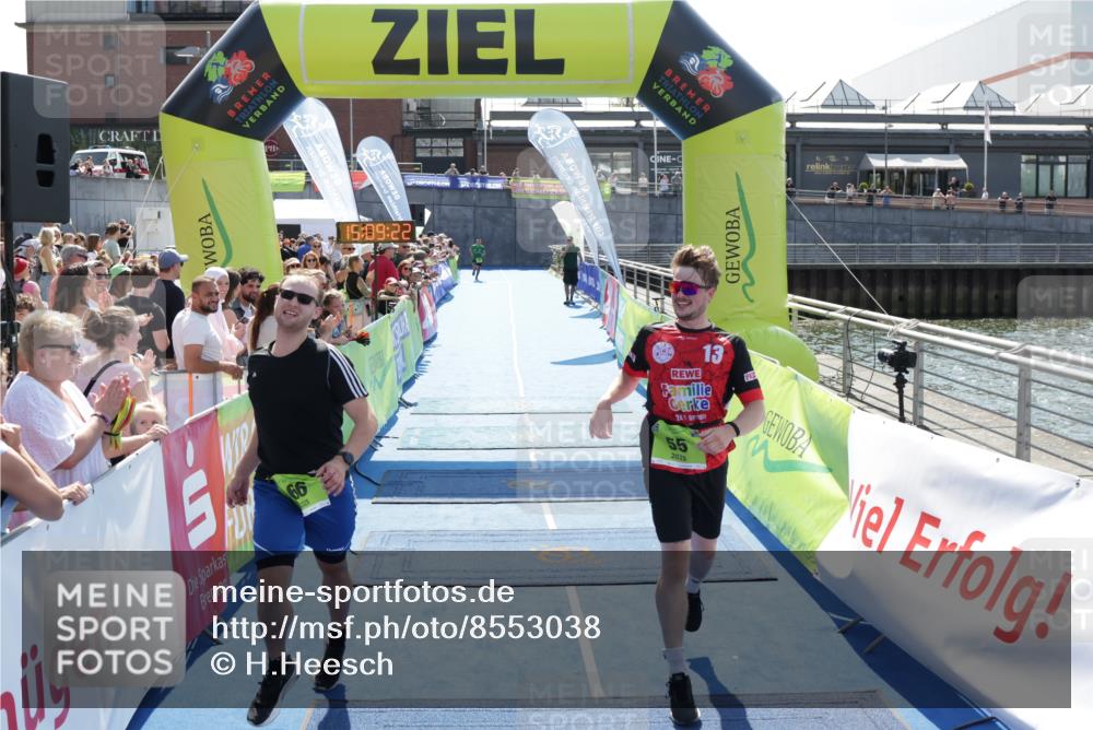 10.08.2025 - GEWOBA Citytriathlon Bremen H.Heesch http://msf.ph/oto/8553038 10.08.2025 15:09:26 Ziel 55, 66, 79 meine-sportfotos.de
