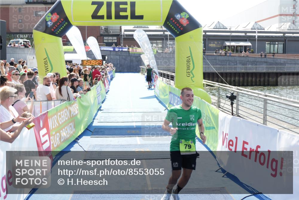 10.08.2025 - GEWOBA Citytriathlon Bremen H.Heesch http://msf.ph/oto/8553055 10.08.2025 15:09:33 Ziel 79 meine-sportfotos.de
