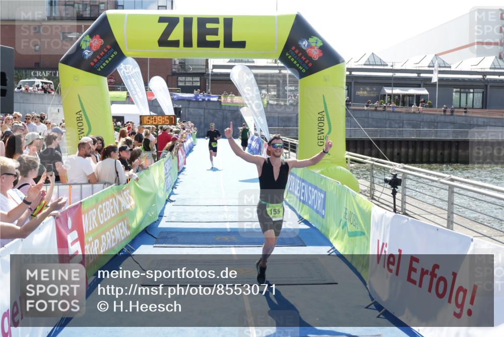 10.08.2025 - GEWOBA Citytriathlon Bremen H.Heesch http://msf.ph/oto/8553071 10.08.2025 15:10:01 Ziel 118, 155 meine-sportfotos.de