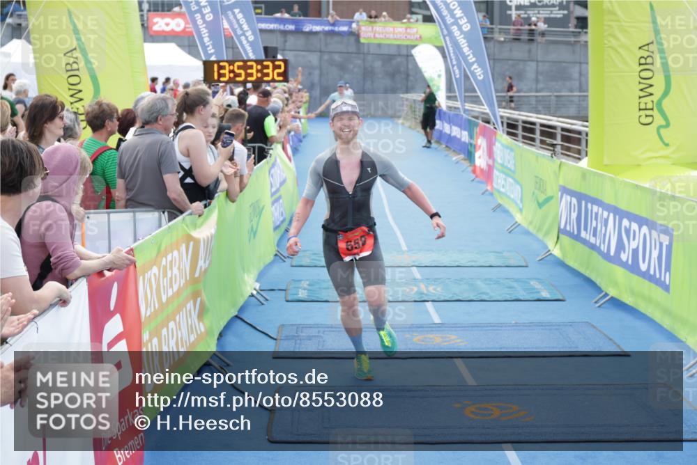 10.08.2025 - GEWOBA Citytriathlon Bremen H.Heesch http://msf.ph/oto/8553088 10.08.2025 13:53:35 Ziel 658, 690 meine-sportfotos.de