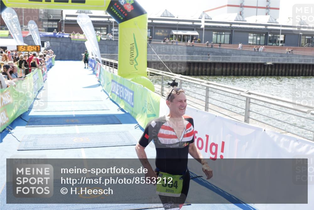 10.08.2025 - GEWOBA Citytriathlon Bremen H.Heesch http://msf.ph/oto/8553212 10.08.2025 15:10:51 Ziel 304 meine-sportfotos.de