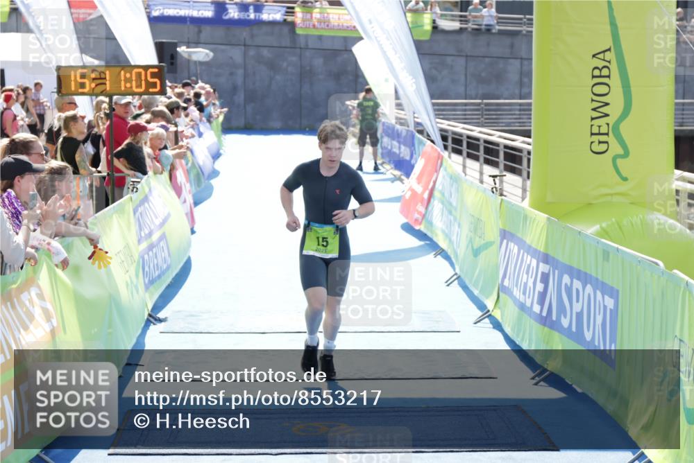 10.08.2025 - GEWOBA Citytriathlon Bremen H.Heesch http://msf.ph/oto/8553217 10.08.2025 15:11:09 Ziel 15 meine-sportfotos.de