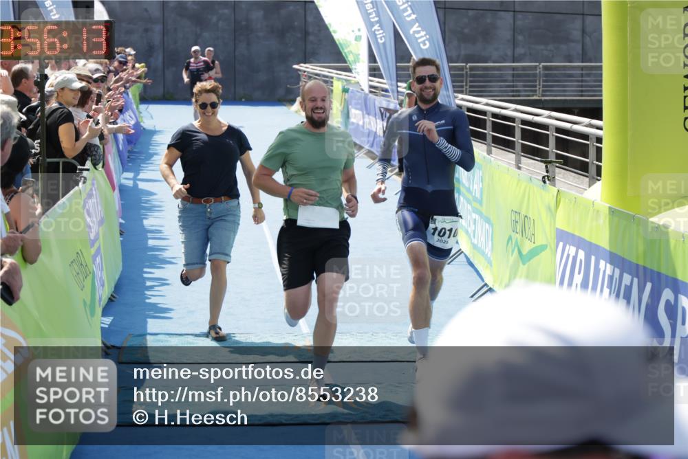 10.08.2025 - GEWOBA Citytriathlon Bremen H.Heesch http://msf.ph/oto/8553238 10.08.2025 13:56:17 Ziel 1010 meine-sportfotos.de