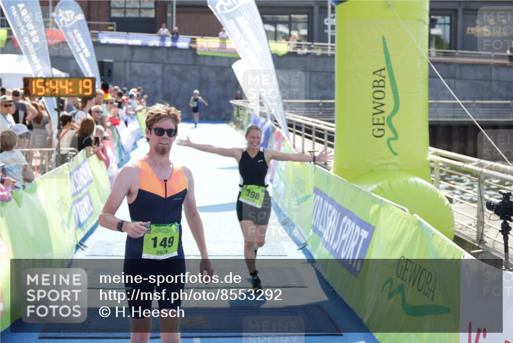 10.08.2025 - GEWOBA Citytriathlon Bremen H.Heesch http://msf.ph/oto/8553292 10.08.2025 15:44:23 Ziel 149, 398, 519 meine-sportfotos.de