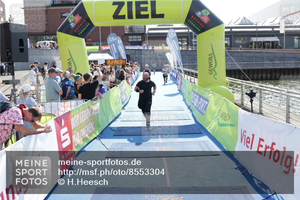 10.08.2025 - GEWOBA Citytriathlon Bremen H.Heesch http://msf.ph/oto/8553304 10.08.2025 15:44:38 Ziel 183, 331, 451 meine-sportfotos.de