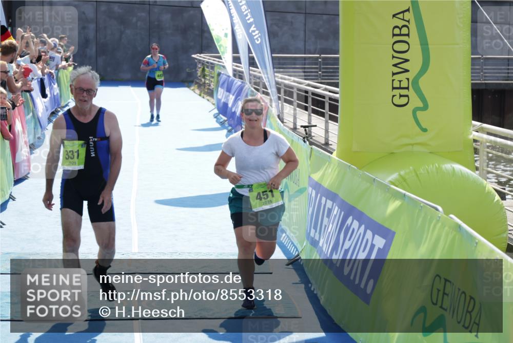 10.08.2025 - GEWOBA Citytriathlon Bremen H.Heesch http://msf.ph/oto/8553318 10.08.2025 15:44:42 Ziel 183, 331, 451 meine-sportfotos.de