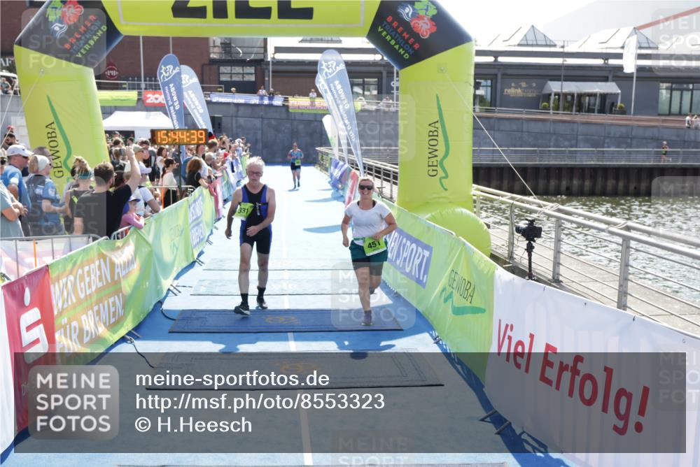 10.08.2025 - GEWOBA Citytriathlon Bremen H.Heesch http://msf.ph/oto/8553323 10.08.2025 15:44:43 Ziel 183, 331, 451 meine-sportfotos.de