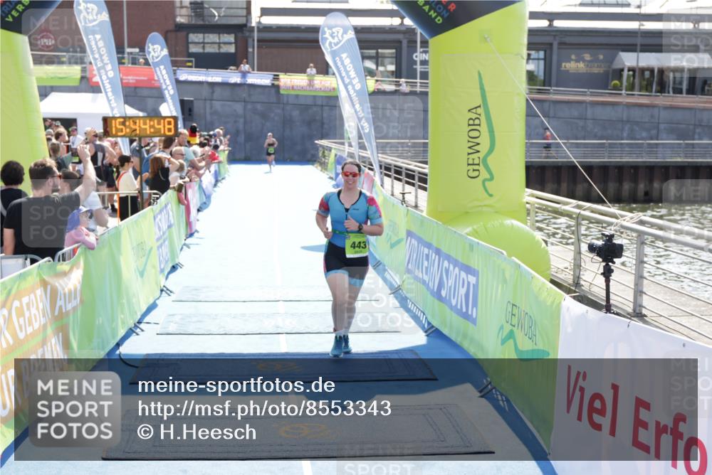 10.08.2025 - GEWOBA Citytriathlon Bremen H.Heesch http://msf.ph/oto/8553343 10.08.2025 15:44:52 Ziel 443 meine-sportfotos.de