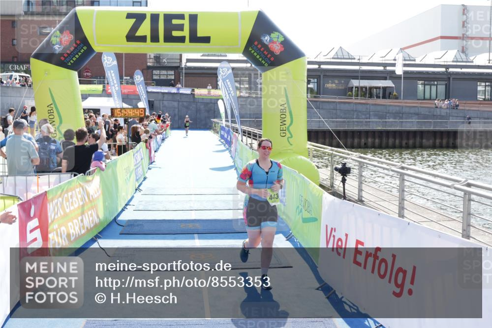 10.08.2025 - GEWOBA Citytriathlon Bremen H.Heesch http://msf.ph/oto/8553353 10.08.2025 15:44:53 Ziel 443 meine-sportfotos.de