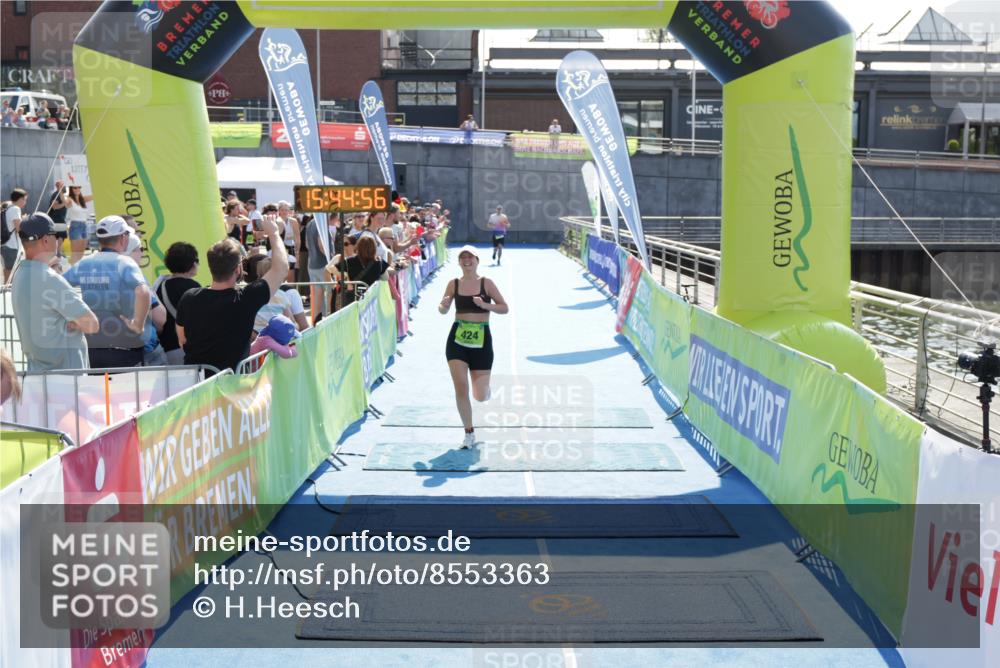 10.08.2025 - GEWOBA Citytriathlon Bremen H.Heesch http://msf.ph/oto/8553363 10.08.2025 15:45:00 Ziel 424 meine-sportfotos.de