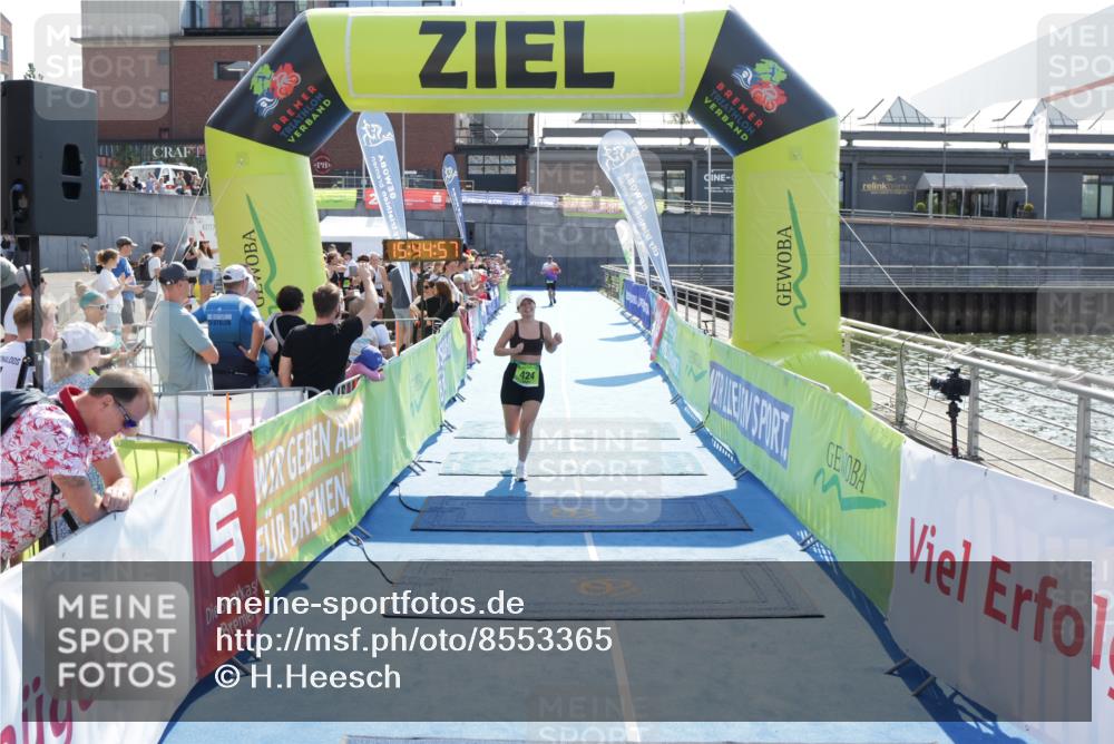10.08.2025 - GEWOBA Citytriathlon Bremen H.Heesch http://msf.ph/oto/8553365 10.08.2025 15:45:01 Ziel 424 meine-sportfotos.de