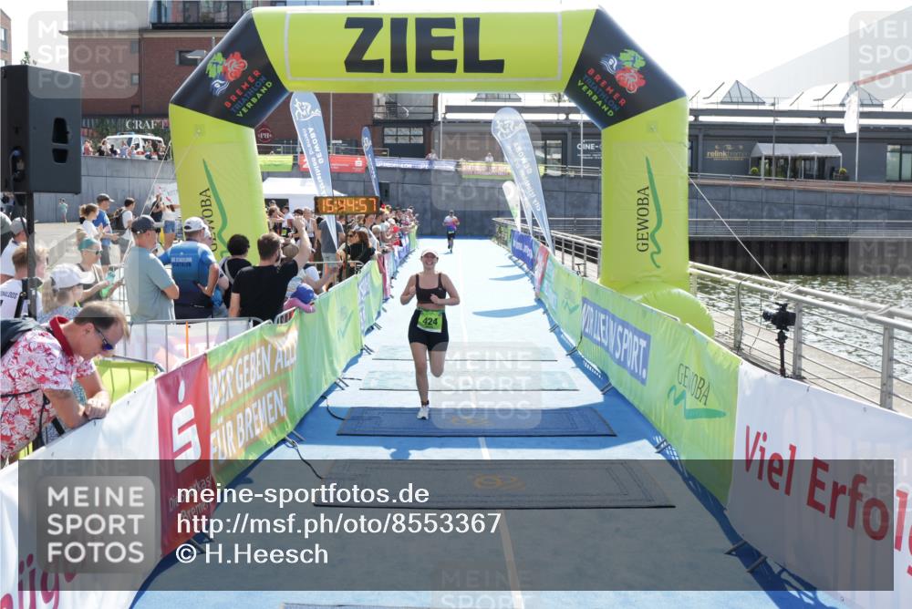 10.08.2025 - GEWOBA Citytriathlon Bremen H.Heesch http://msf.ph/oto/8553367 10.08.2025 15:45:01 Ziel 424 meine-sportfotos.de