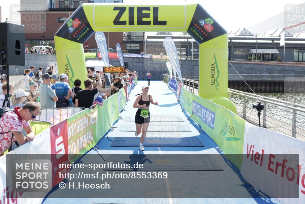 10.08.2025 - GEWOBA Citytriathlon Bremen H.Heesch http://msf.ph/oto/8553369 10.08.2025 15:45:01 Ziel 424 meine-sportfotos.de