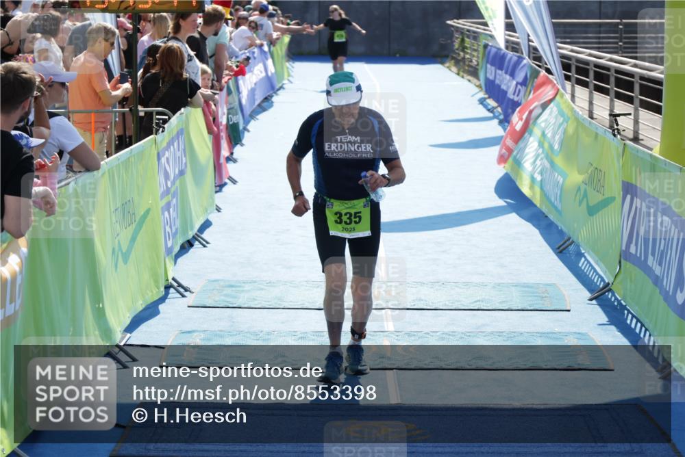 10.08.2025 - GEWOBA Citytriathlon Bremen H.Heesch http://msf.ph/oto/8553398 10.08.2025 15:45:18 Ziel 335 meine-sportfotos.de
