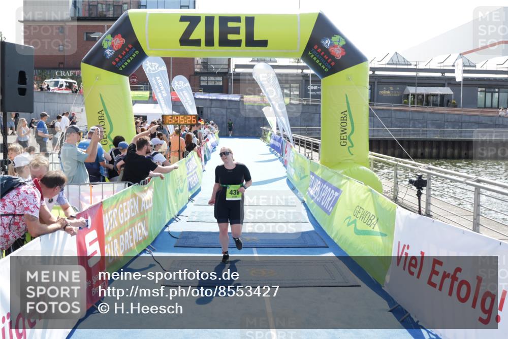 10.08.2025 - GEWOBA Citytriathlon Bremen H.Heesch http://msf.ph/oto/8553427 10.08.2025 15:45:30 Ziel 438 meine-sportfotos.de