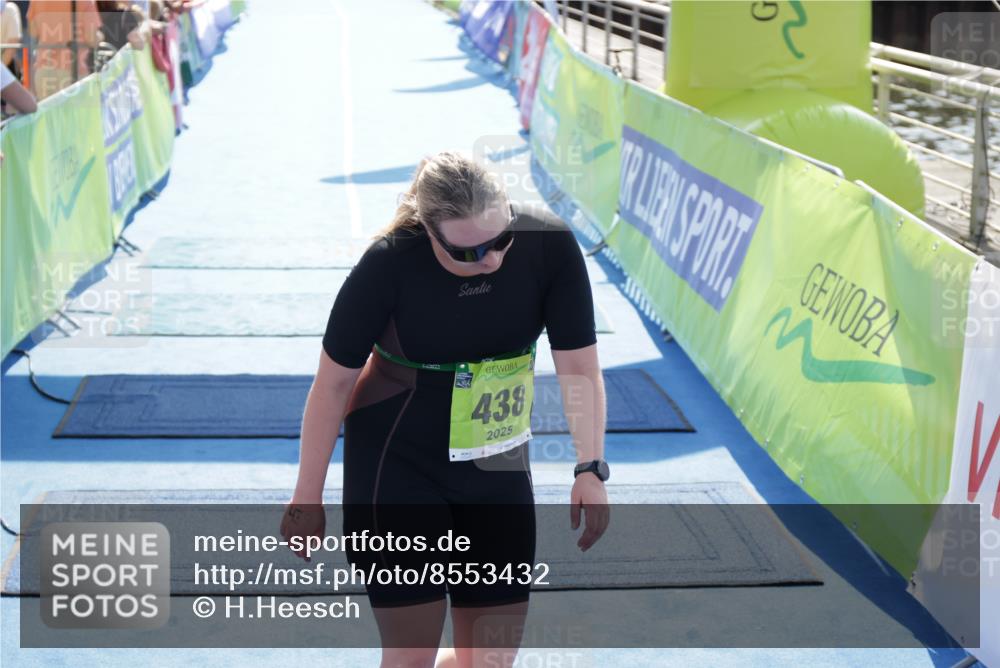 10.08.2025 - GEWOBA Citytriathlon Bremen H.Heesch http://msf.ph/oto/8553432 10.08.2025 15:45:32 Ziel 438 meine-sportfotos.de