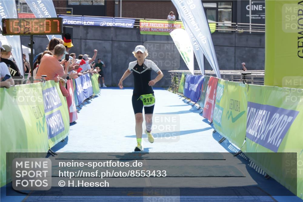 10.08.2025 - GEWOBA Citytriathlon Bremen H.Heesch http://msf.ph/oto/8553433 10.08.2025 15:46:11 Ziel 515 meine-sportfotos.de