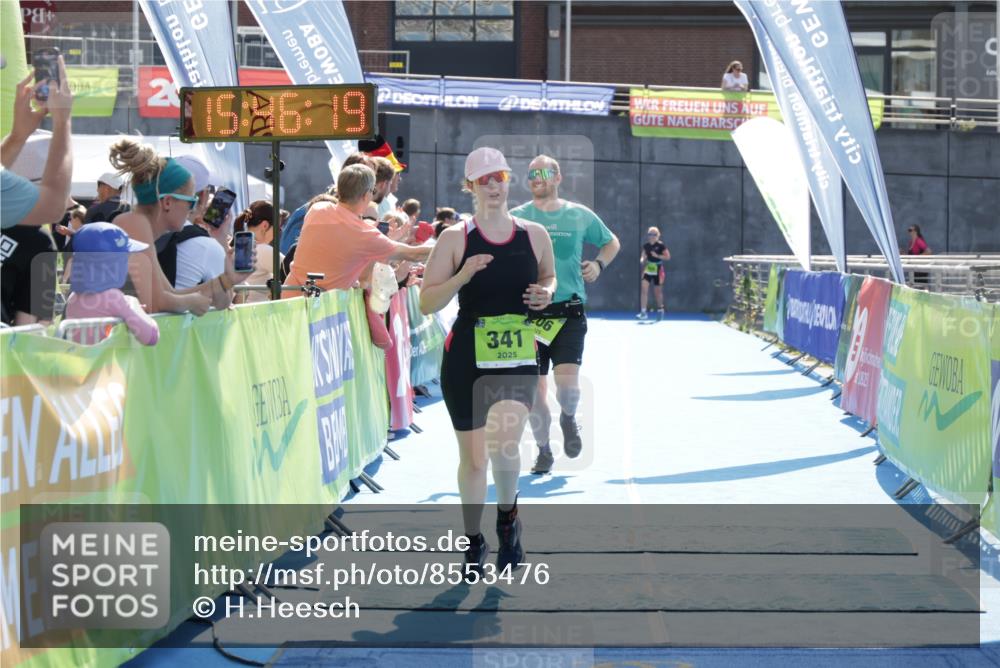 10.08.2025 - GEWOBA Citytriathlon Bremen H.Heesch http://msf.ph/oto/8553476 10.08.2025 15:46:23 Ziel 206, 341 meine-sportfotos.de