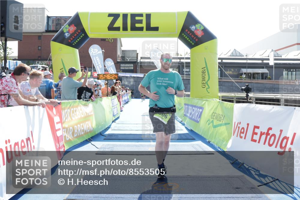 10.08.2025 - GEWOBA Citytriathlon Bremen H.Heesch http://msf.ph/oto/8553505 10.08.2025 15:46:28 Ziel 206, 341 meine-sportfotos.de