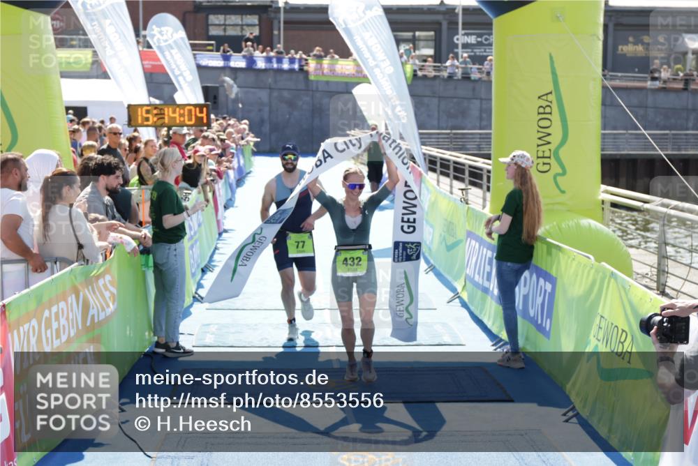 10.08.2025 - GEWOBA Citytriathlon Bremen H.Heesch http://msf.ph/oto/8553556 10.08.2025 15:14:07 Ziel 77, 432 meine-sportfotos.de
