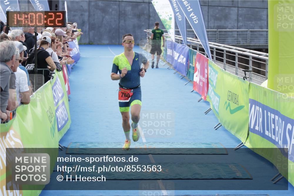 10.08.2025 - GEWOBA Citytriathlon Bremen H.Heesch http://msf.ph/oto/8553563 10.08.2025 14:00:26 Ziel 760 meine-sportfotos.de