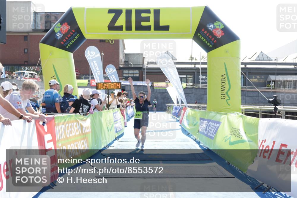 10.08.2025 - GEWOBA Citytriathlon Bremen H.Heesch http://msf.ph/oto/8553572 10.08.2025 15:47:08 Ziel 434, 437 meine-sportfotos.de