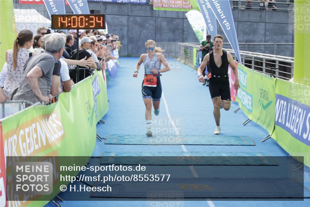 10.08.2025 - GEWOBA Citytriathlon Bremen H.Heesch http://msf.ph/oto/8553577 10.08.2025 14:00:37 Ziel 641, 943 meine-sportfotos.de
