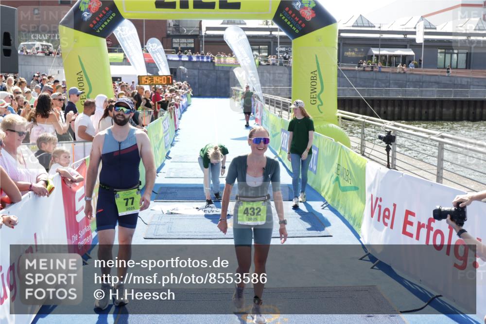 10.08.2025 - GEWOBA Citytriathlon Bremen H.Heesch http://msf.ph/oto/8553586 10.08.2025 15:14:11 Ziel 77, 432 meine-sportfotos.de