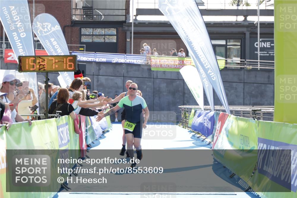 10.08.2025 - GEWOBA Citytriathlon Bremen H.Heesch http://msf.ph/oto/8553609 10.08.2025 15:47:20 Ziel 169, 420, 435 meine-sportfotos.de