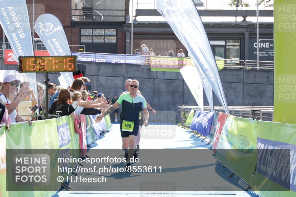 10.08.2025 - GEWOBA Citytriathlon Bremen H.Heesch http://msf.ph/oto/8553611 10.08.2025 15:47:20 Ziel 169, 420, 435 meine-sportfotos.de