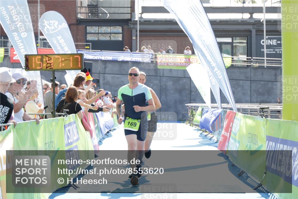 10.08.2025 - GEWOBA Citytriathlon Bremen H.Heesch http://msf.ph/oto/8553620 10.08.2025 15:47:21 Ziel 169, 420, 435 meine-sportfotos.de