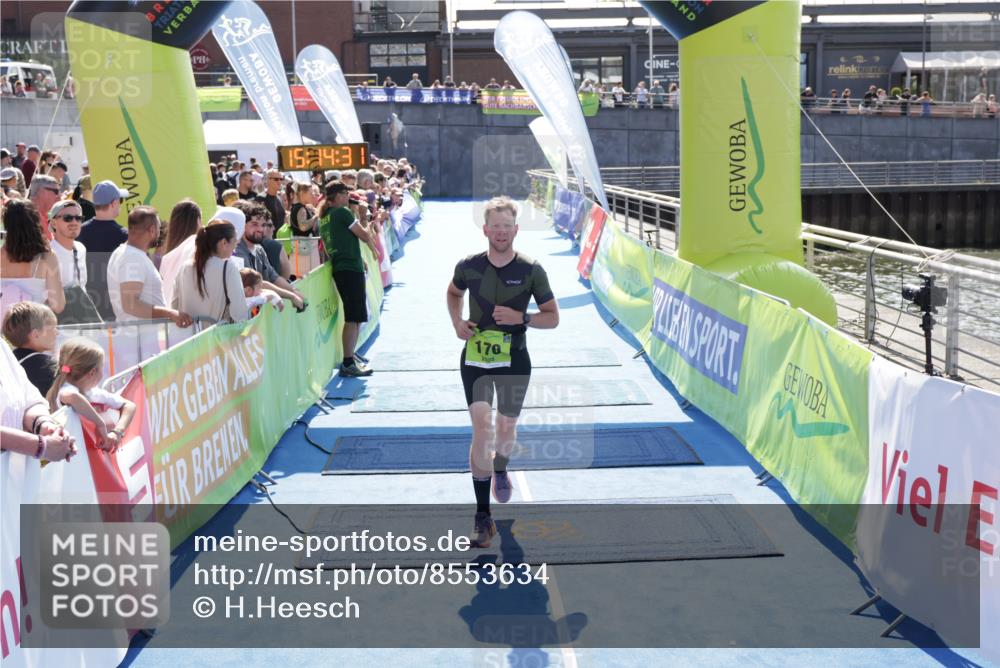 10.08.2025 - GEWOBA Citytriathlon Bremen H.Heesch http://msf.ph/oto/8553634 10.08.2025 15:14:35 Ziel 170 meine-sportfotos.de