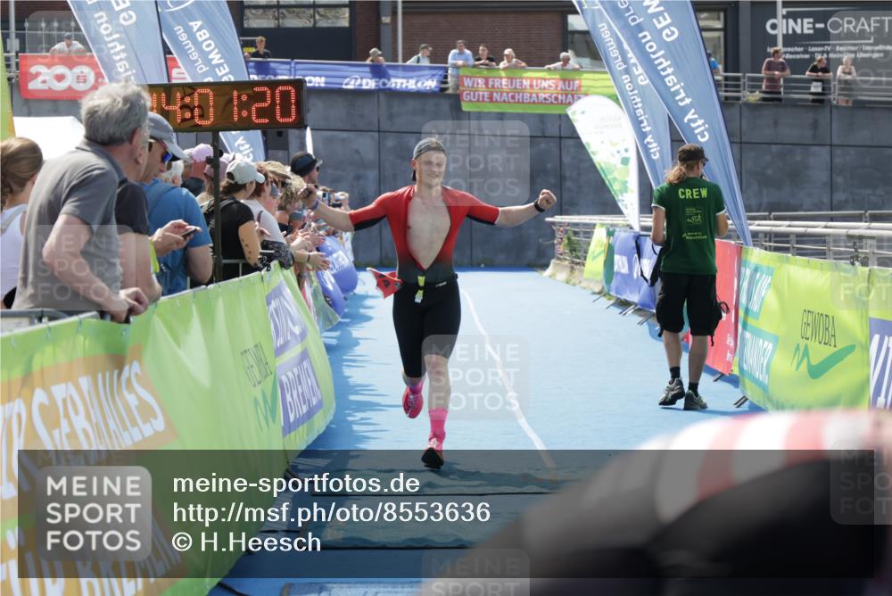 10.08.2025 - GEWOBA Citytriathlon Bremen H.Heesch http://msf.ph/oto/8553636 10.08.2025 14:01:23 Ziel 565, 574 meine-sportfotos.de