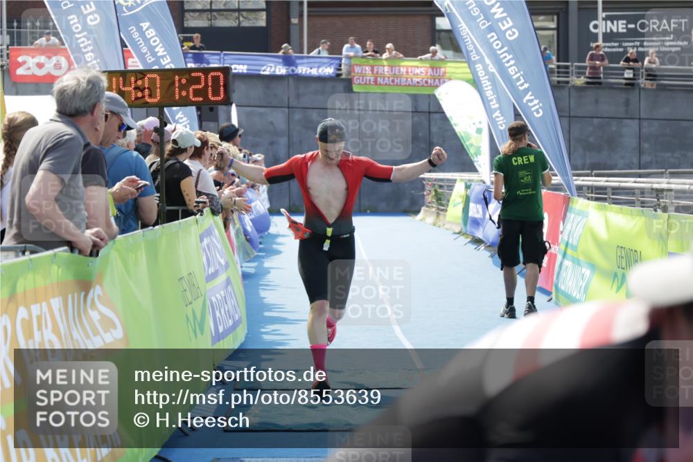 10.08.2025 - GEWOBA Citytriathlon Bremen H.Heesch http://msf.ph/oto/8553639 10.08.2025 14:01:24 Ziel 574 meine-sportfotos.de