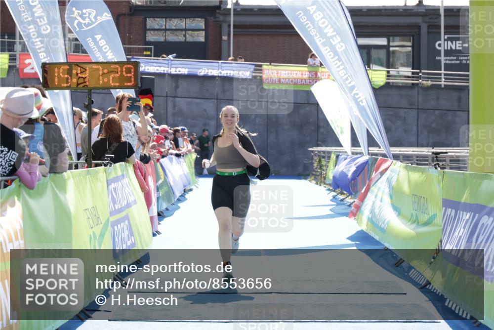10.08.2025 - GEWOBA Citytriathlon Bremen H.Heesch http://msf.ph/oto/8553656 10.08.2025 15:47:33 Ziel 354 meine-sportfotos.de