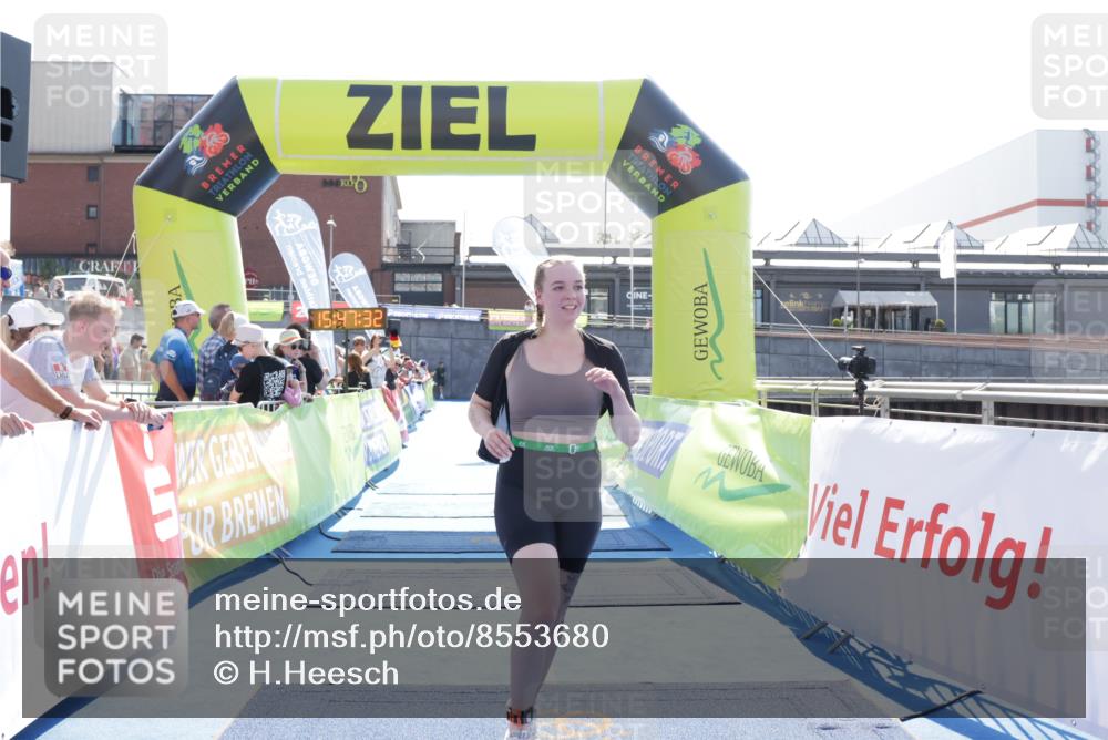 10.08.2025 - GEWOBA Citytriathlon Bremen H.Heesch http://msf.ph/oto/8553680 10.08.2025 15:47:36 Ziel 354 meine-sportfotos.de