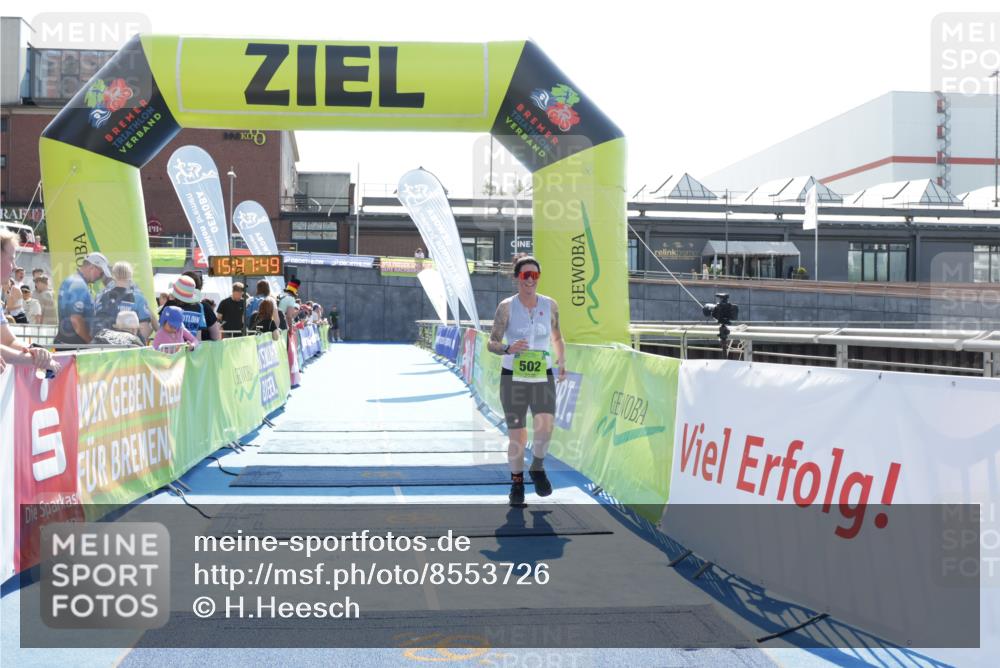 10.08.2025 - GEWOBA Citytriathlon Bremen H.Heesch http://msf.ph/oto/8553726 10.08.2025 15:47:53 Ziel 502 meine-sportfotos.de
