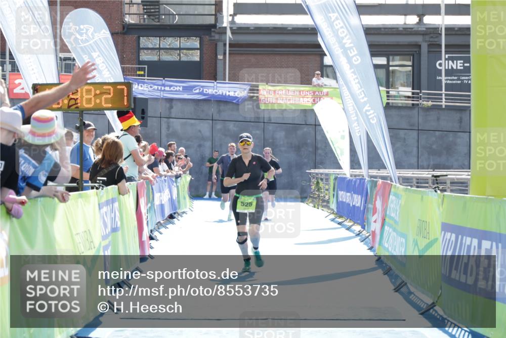 10.08.2025 - GEWOBA Citytriathlon Bremen H.Heesch http://msf.ph/oto/8553735 10.08.2025 15:48:31 Ziel  meine-sportfotos.de
