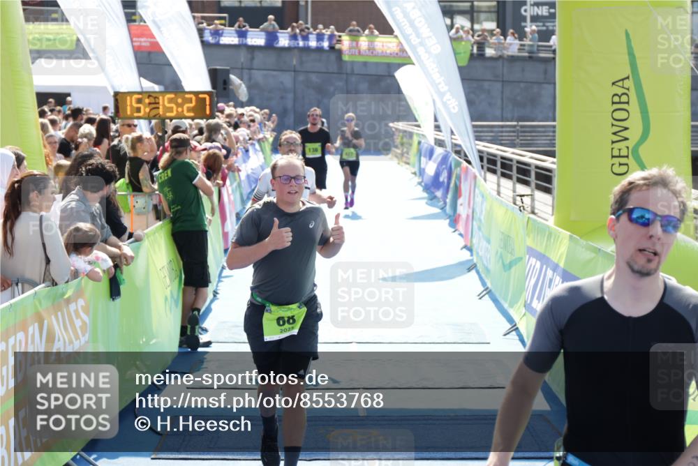 10.08.2025 - GEWOBA Citytriathlon Bremen H.Heesch http://msf.ph/oto/8553768 10.08.2025 15:15:31 Ziel 46, 64, 68, 136, 217, 229, 427 meine-sportfotos.de