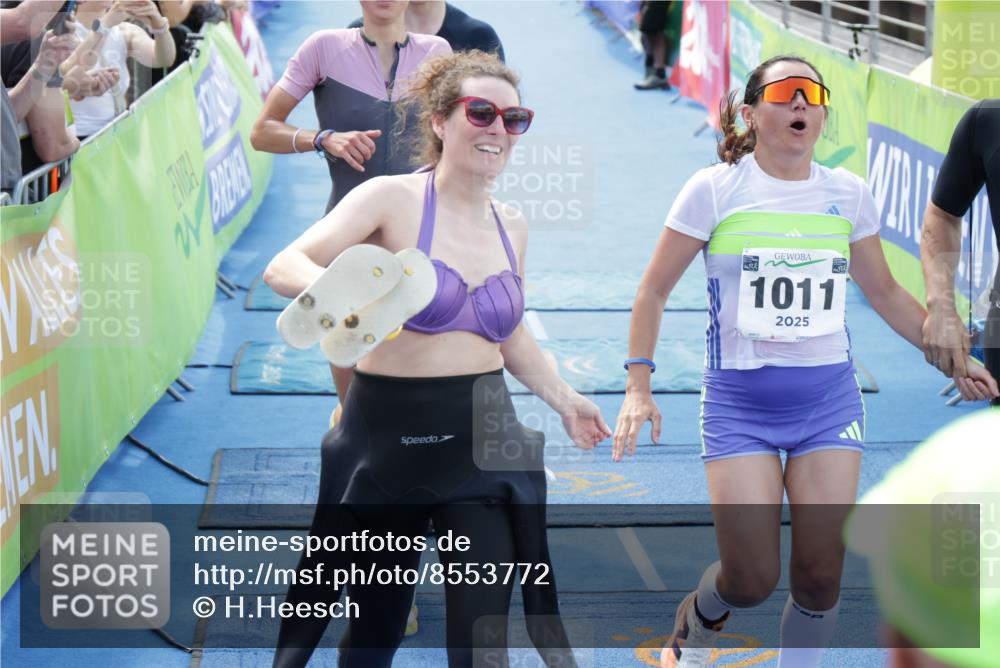 10.08.2025 - GEWOBA Citytriathlon Bremen H.Heesch http://msf.ph/oto/8553772 10.08.2025 14:02:11 Ziel 597, 627, 661, 912, 1011 meine-sportfotos.de